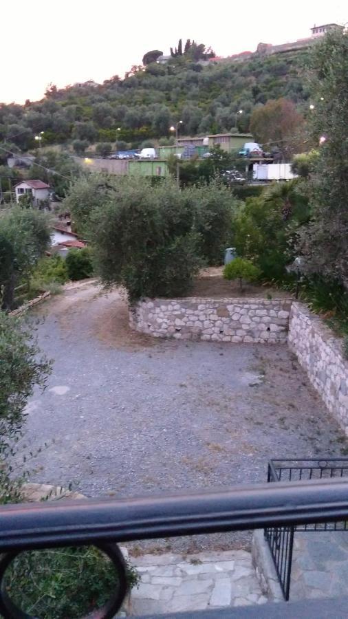 La Porta Del Sole Appartamento Nell'Oliveto Seborga Buitenkant foto